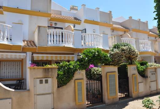Casa adosada / Duplex - Alquiler - Orihuela Costa - Aguamarina